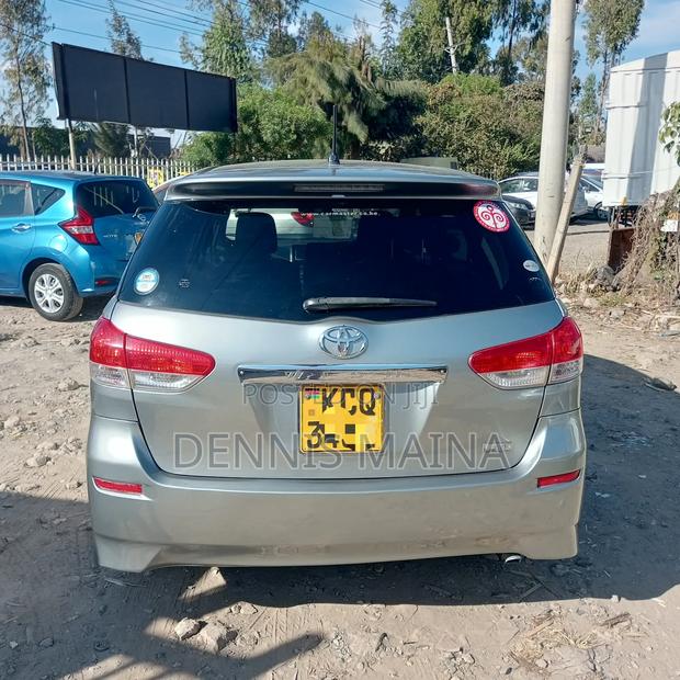 Toyota Wish 2012 Silver