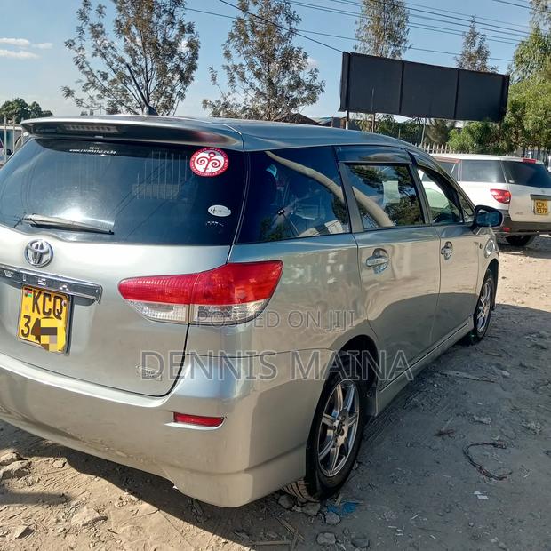 Toyota Wish 2012 Silver