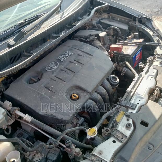 Toyota Wish 2012 Silver