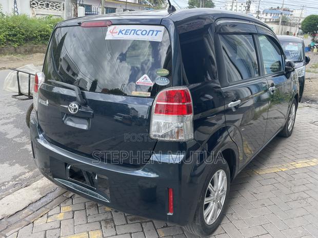 Toyota Spade 1.5 2019 Blue