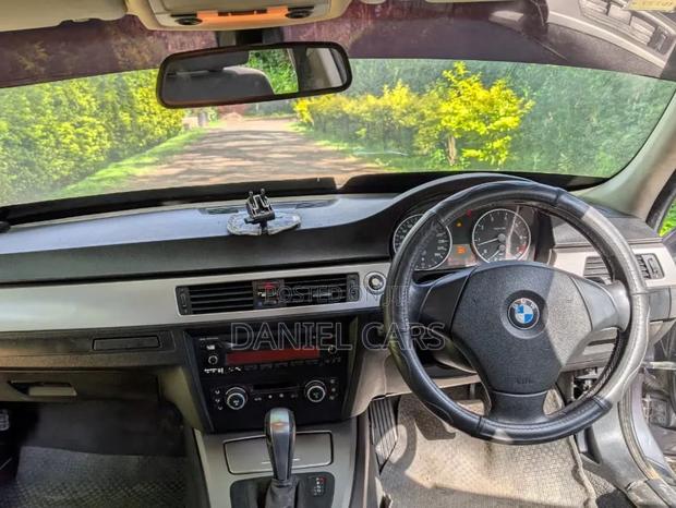 BMW 320i 2008 Gray