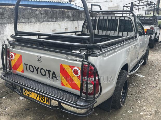 Toyota Hilux 2.5 D-4D 2008 Silver