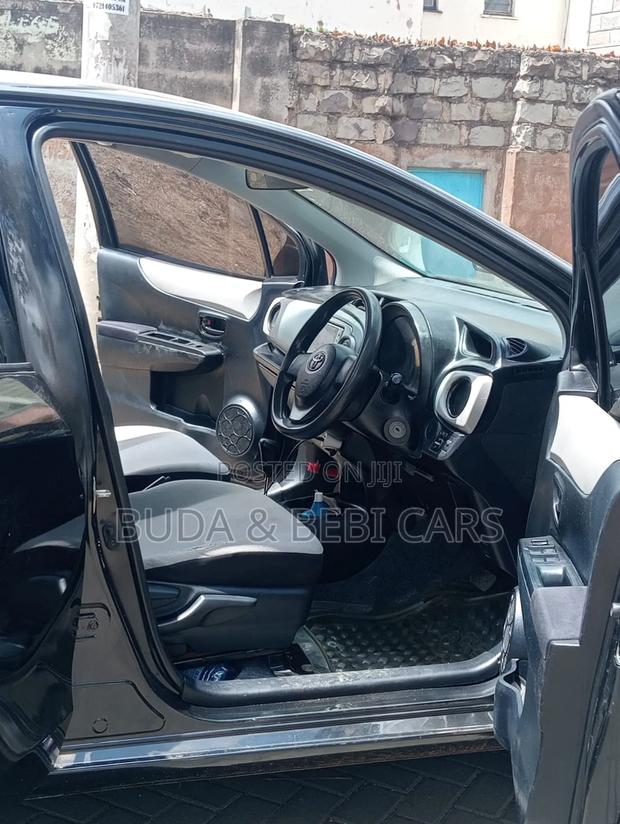 Toyota Vitz 2012 Black