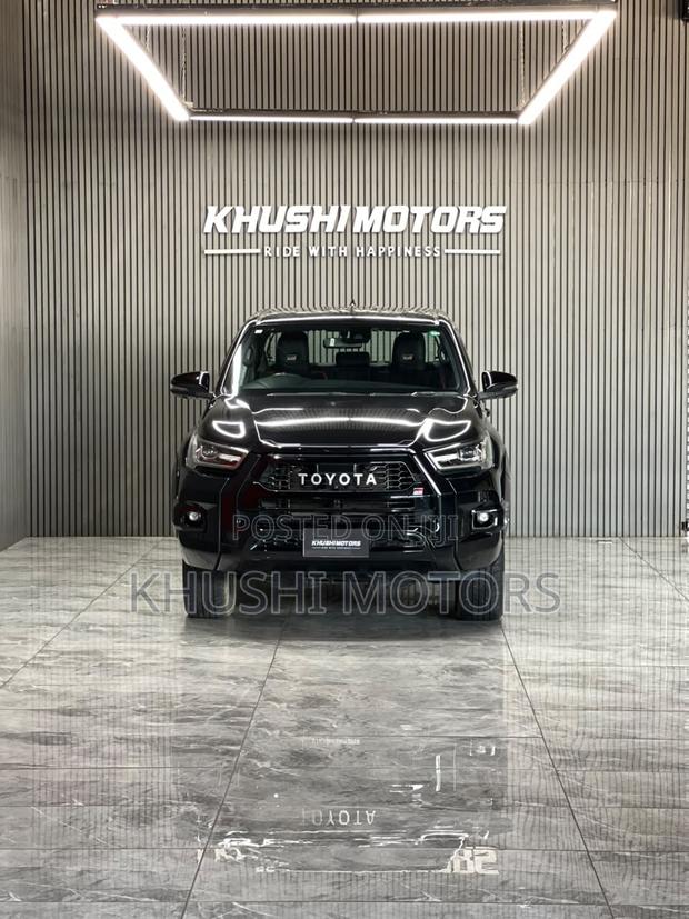 Toyota Hilux 2022 Black