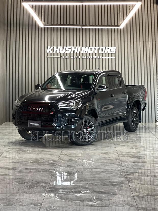 Toyota Hilux 2022 Black