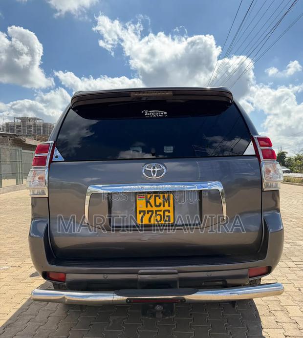 Toyota Land Cruiser Prado 2010 Gray