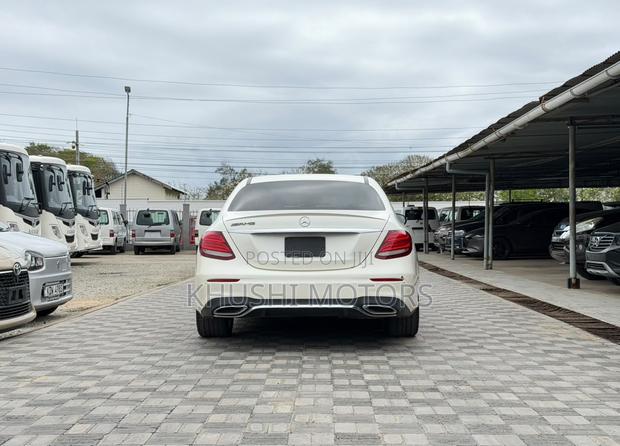 Mercedes-Benz E220 2017 White