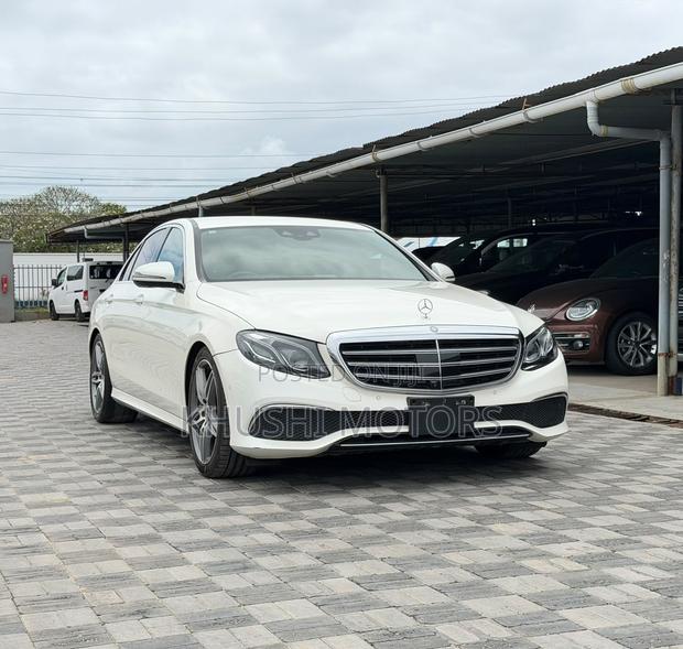 Mercedes-Benz E220 2017 White
