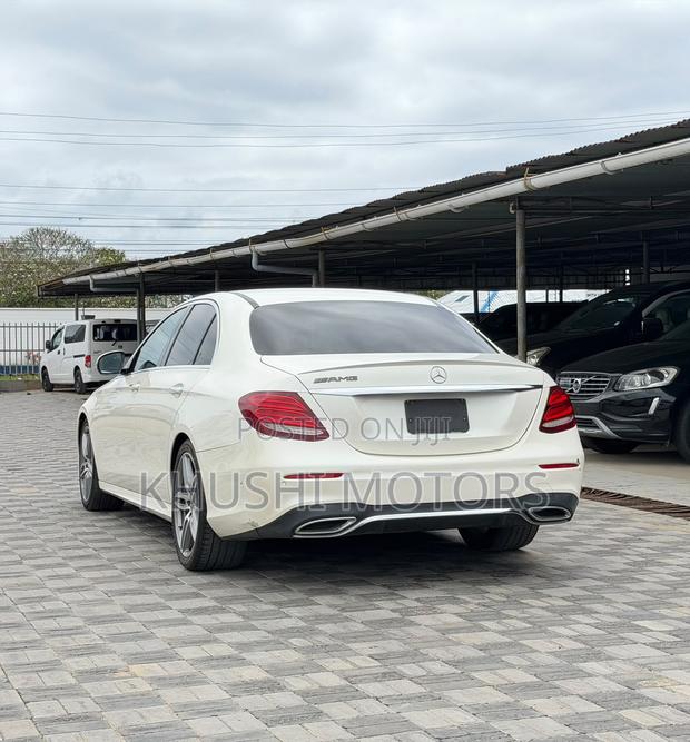 Mercedes-Benz E220 2017 White