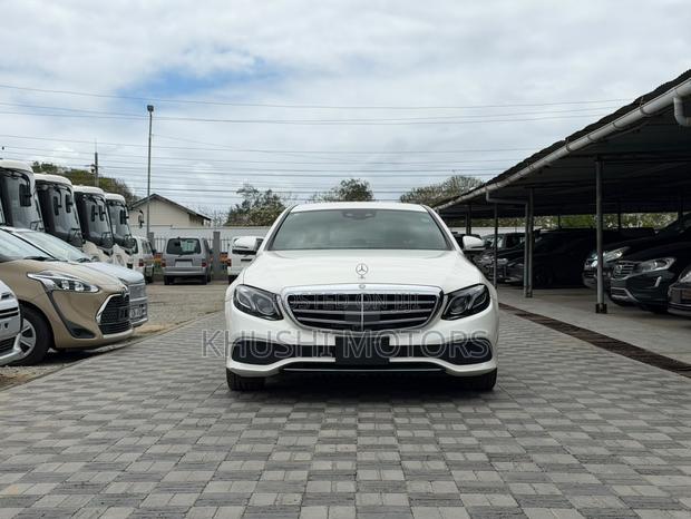 Mercedes-Benz E220 2017 White