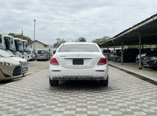 Mercedes-Benz E200 2016 White