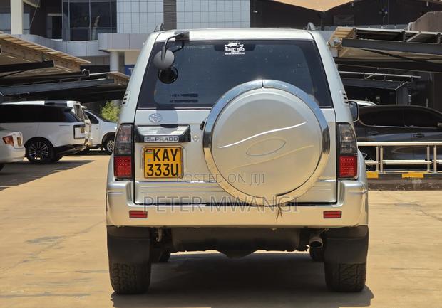 Toyota Land Cruiser Prado 2000 Silver