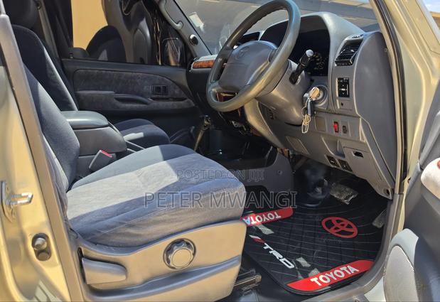 Toyota Land Cruiser Prado 2000 Silver
