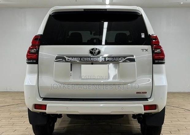 Toyota Land Cruiser Prado 2.8 2020 White