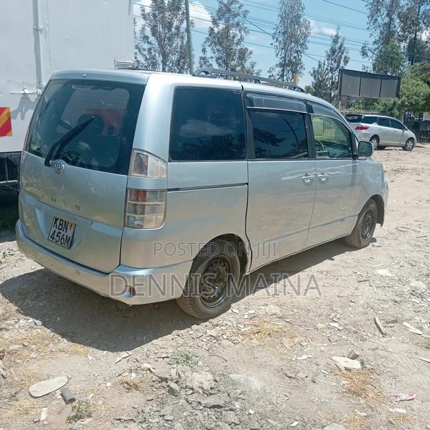 Toyota Voxy X 2WD 8-Seater 2005 Silver