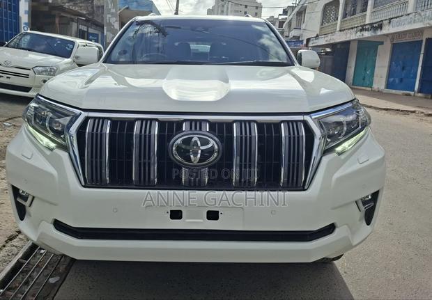 Toyota Land Cruiser Prado 2.8 2019 White