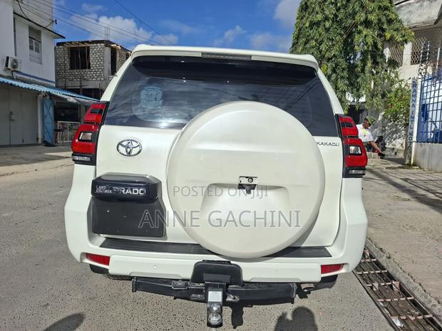 Toyota Land Cruiser Prado 2.8 2019 White