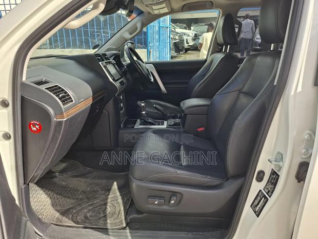 Toyota Land Cruiser Prado 2.8 2019 White