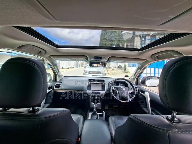 Toyota Land Cruiser Prado 2.8 2019 White