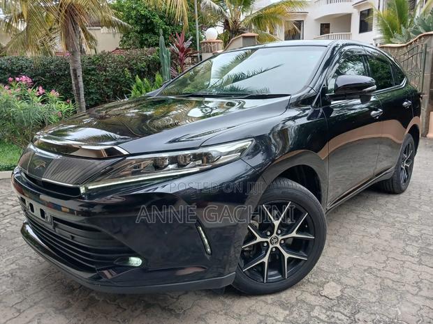 Toyota Harrier 2.0 2019 Black