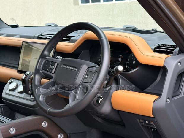 Land Rover Defender 2022