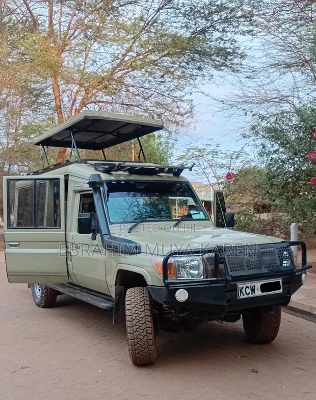 Toyota Land Cruiser 2013 Beige
