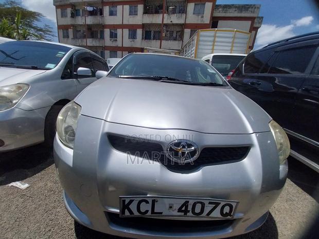 Toyota Auris 2010 Silver