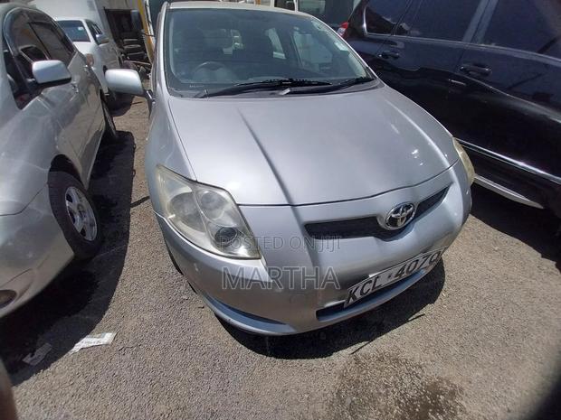 Toyota Auris 2010 Silver