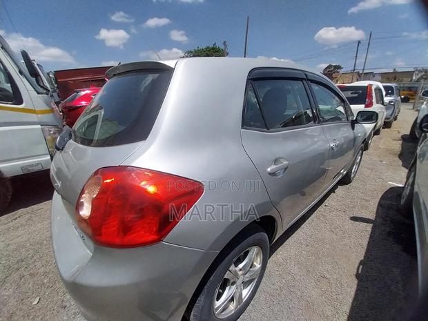 Toyota Auris 2010 Silver