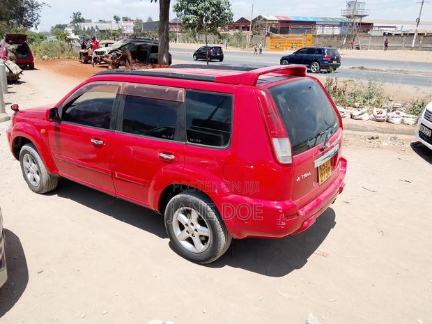 Nissan X-Trail 2004 Red