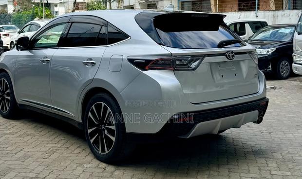 Toyota Harrier 2019 Silver
