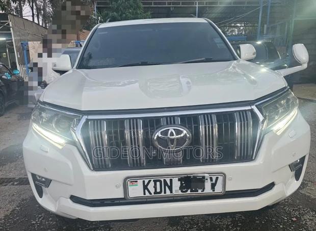 Toyota Land Cruiser 2016 White