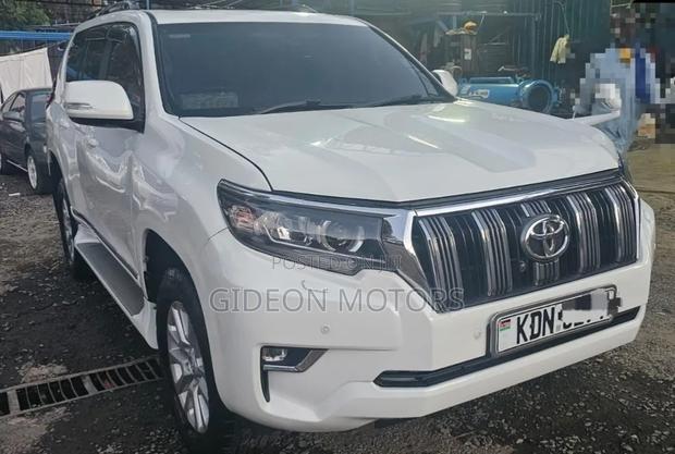 Toyota Land Cruiser 2016 White