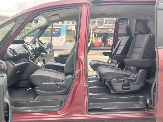 Nissan Serena 2019 Red