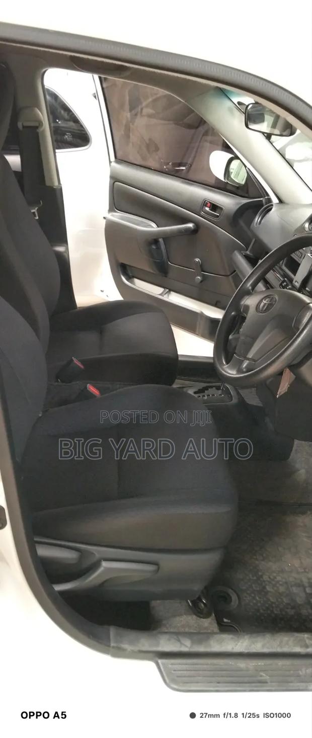 Toyota Probox 1.5 DX 4WD 2019 White