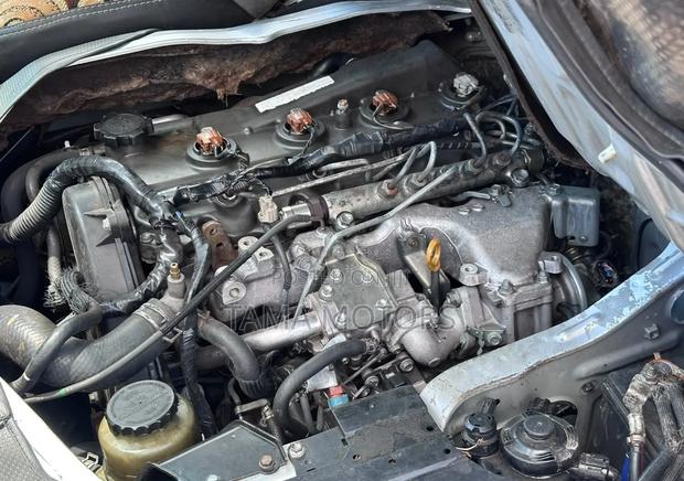 Toyota Grand HiAce 2002 Silver