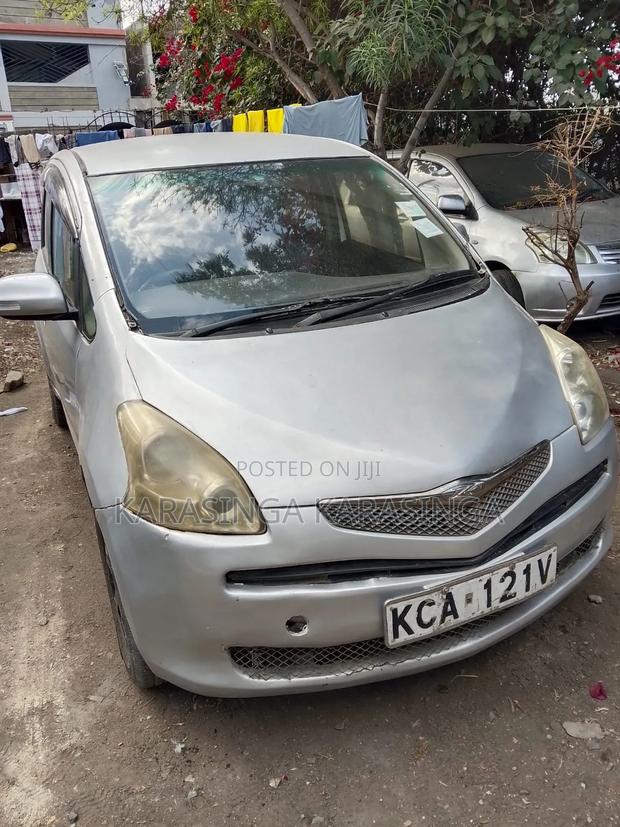 Toyota Ractis 2007 Silver