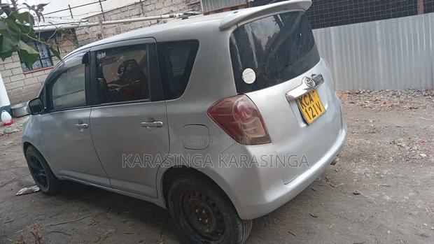 Toyota Ractis 2007 Silver