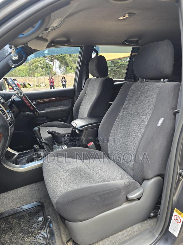 Toyota Land Cruiser Prado 3.0 D-4D 3dr 2006 Gray