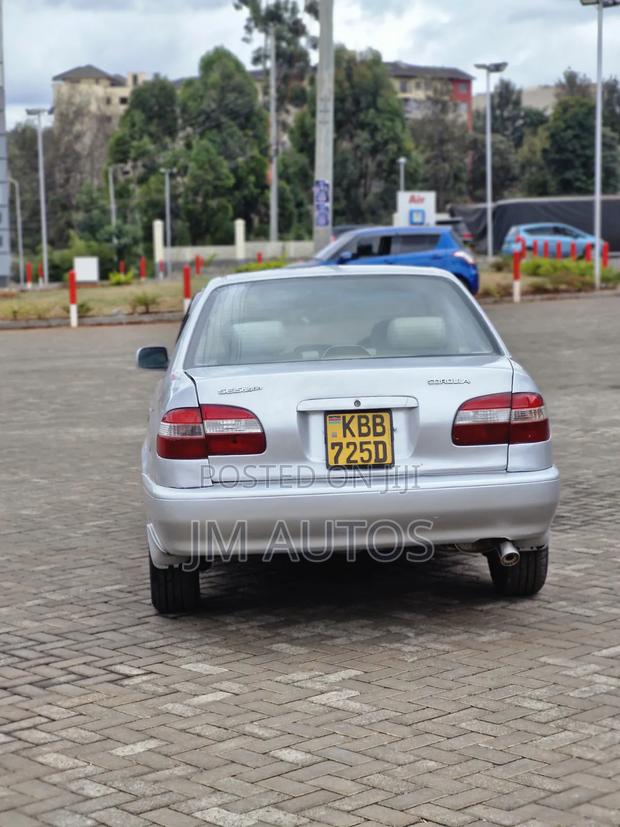 Toyota Corolla Sedan Automatic 1999 Silver