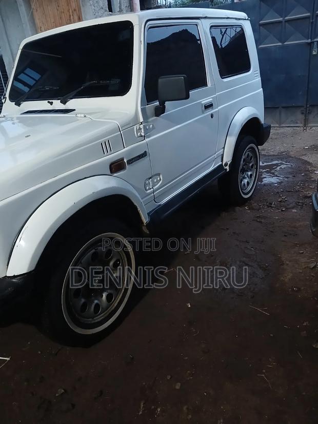 Suzuki Samurai 1996 White