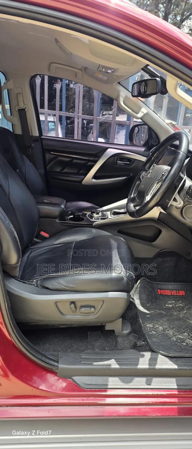 Mitsubishi Pajero Sport Exceed 2015 Burgundy