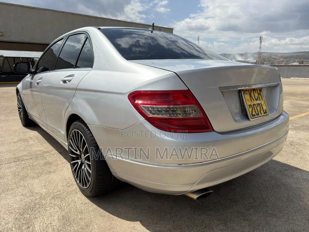 Mercedes-Benz C200 2009 Silver