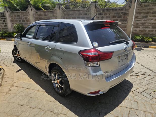 Toyota Corolla Fielder 2019 Silver