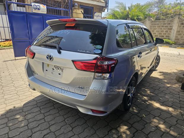 Toyota Corolla Fielder 2019 Silver