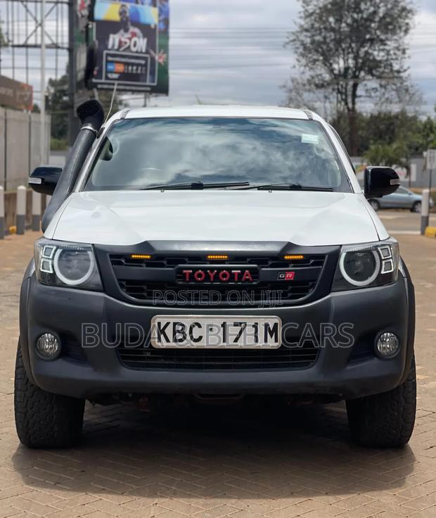 Toyota Hilux 2.5 D-4D Double Cab 2008 White