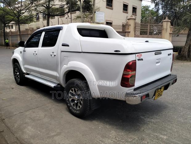 Toyota Hilux 2013 White