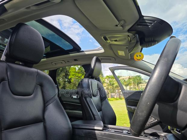Volvo XC60 2018 Gray