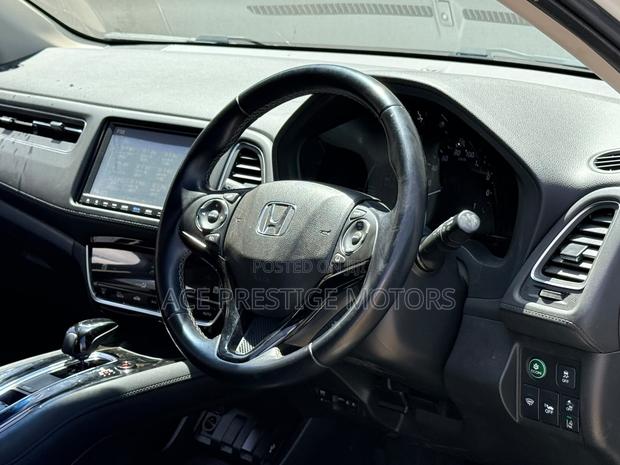 Honda Vezel 2019 White