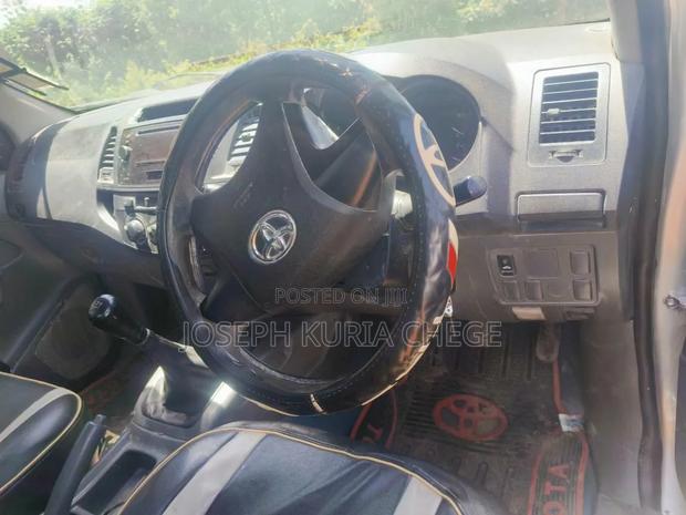 Toyota Hilux 2015 Silver